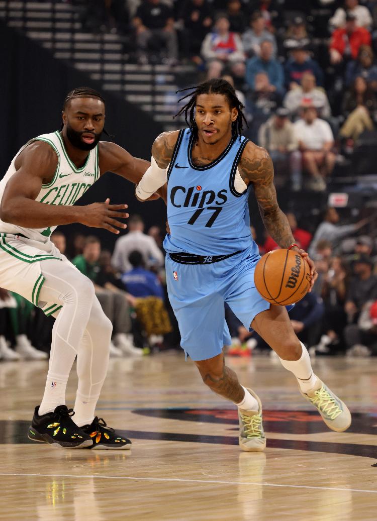 Doinb新星表现优异表现突出，老鹰前途光明！-九游游戏网